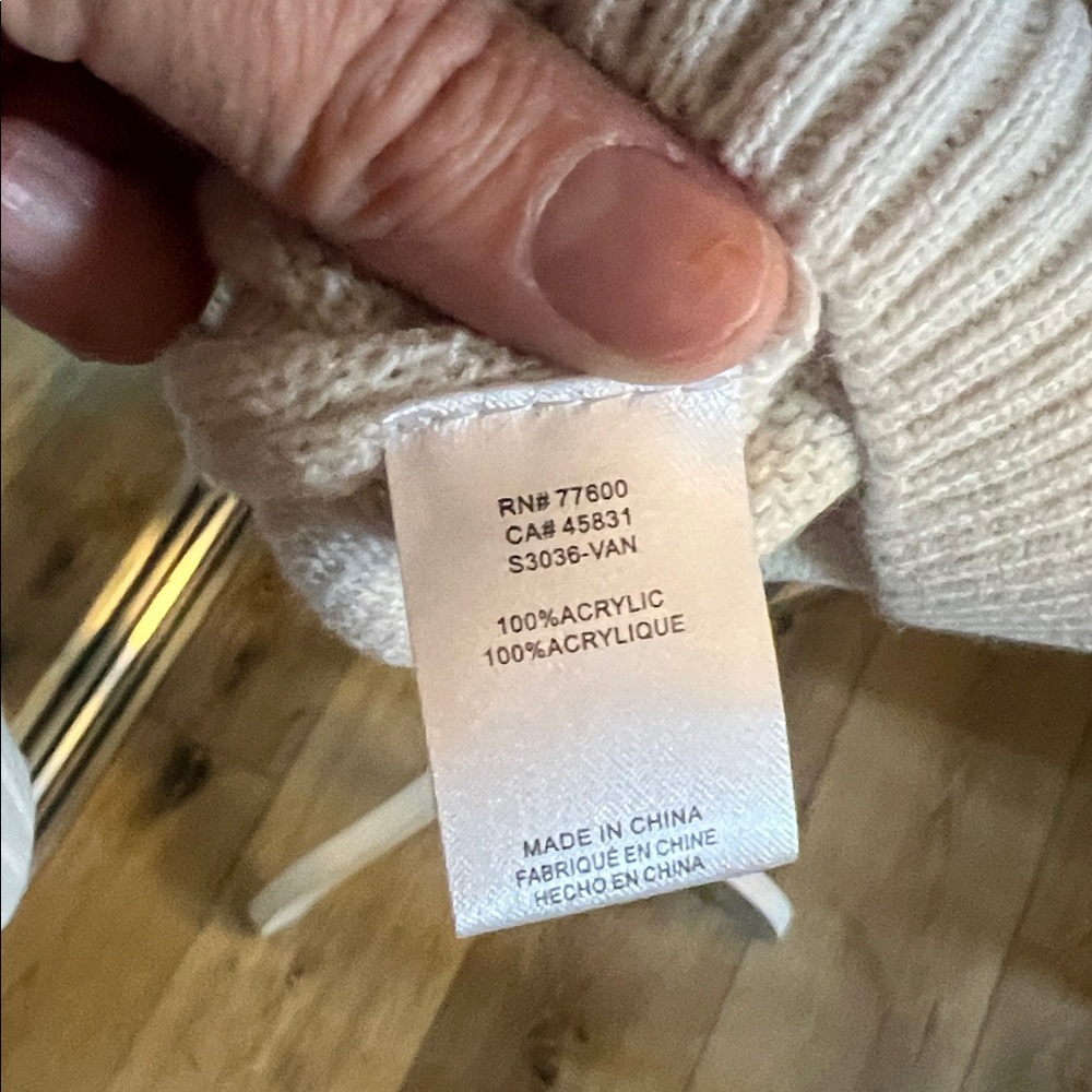 🛑 1 hour sale. NWT. Saltwater LUXE, XL, Beige Sweater with Sun Sand Surf Design - Picture 8 of 8